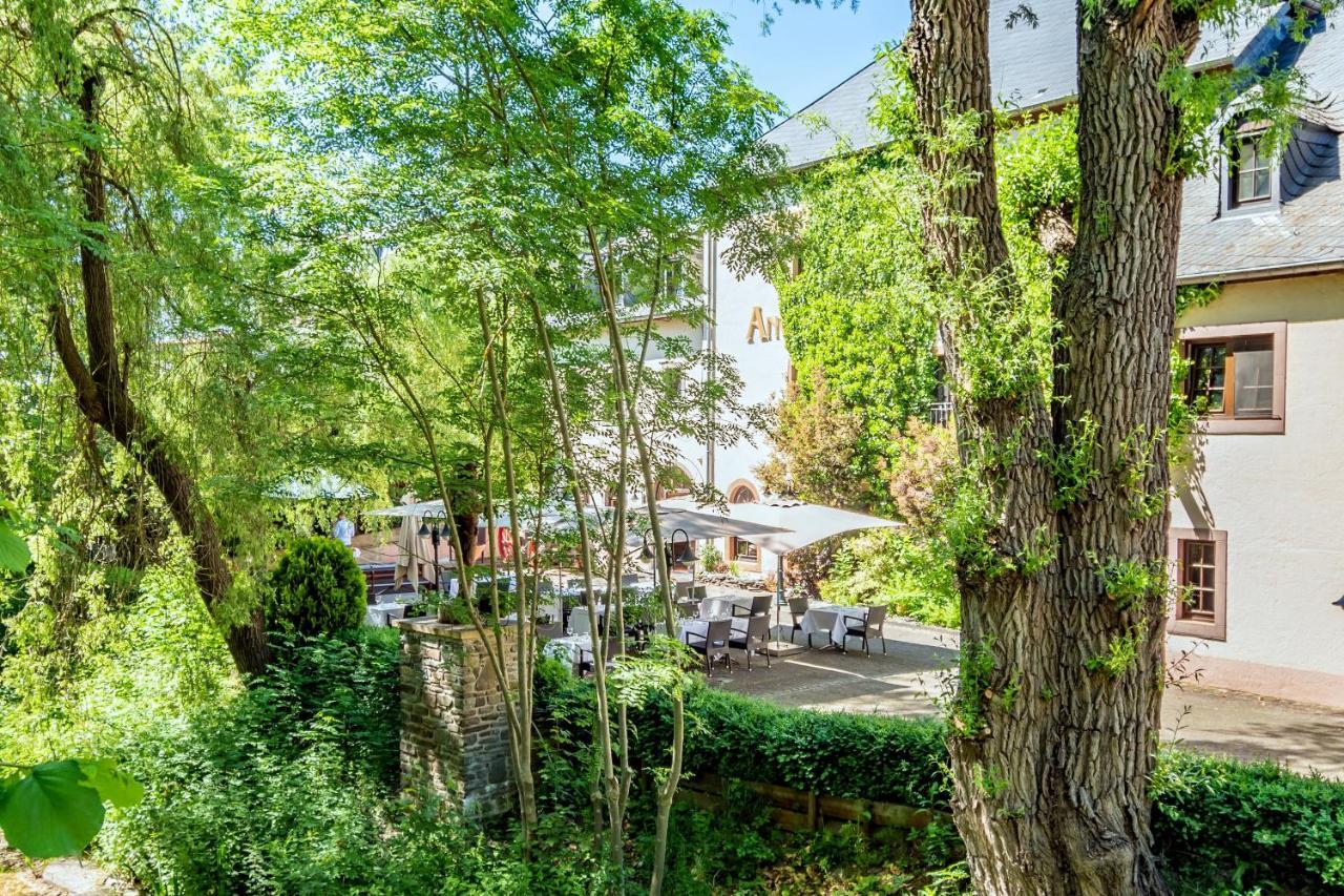 Aux Tanneries De 3*